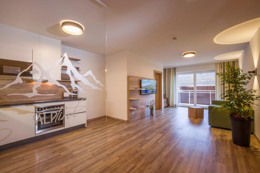 Aparthotel Alptirol カルテンバッハ エクステリア 写真
